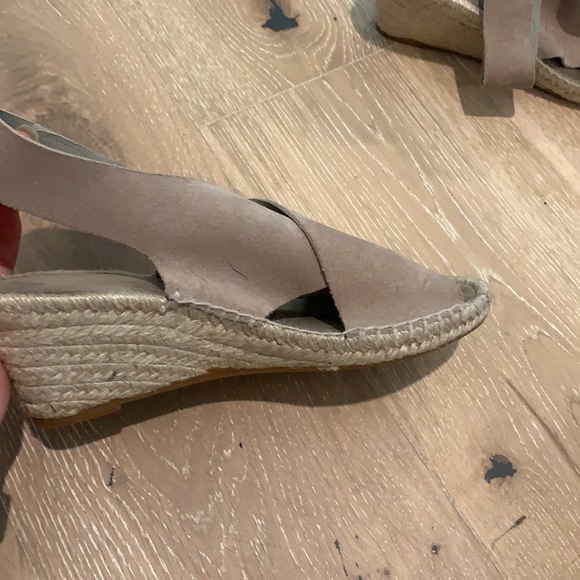 Women’s wedges - Picture 2 of 3